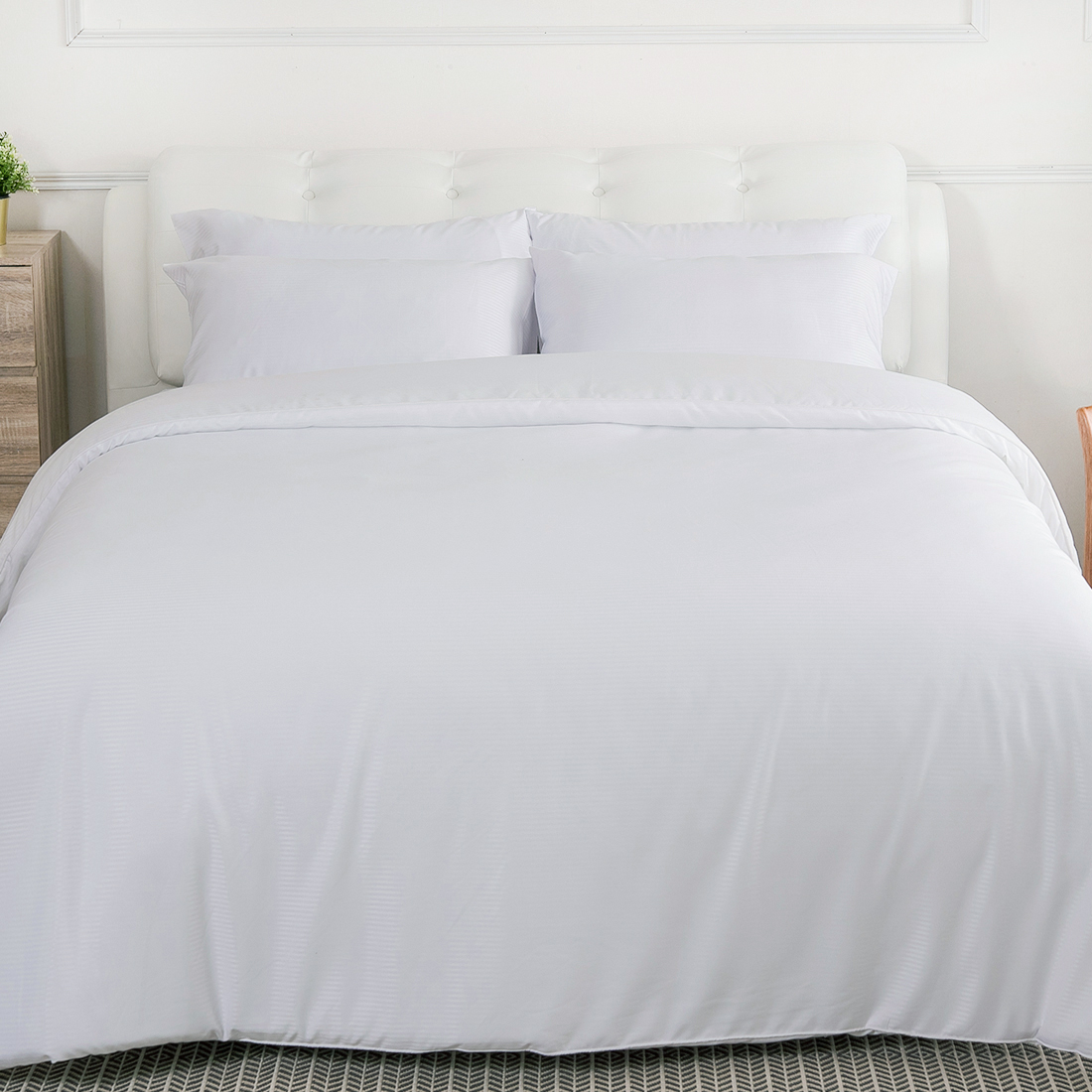 Lucky ชุดผ้าปูที่นอนทอลายพร้อมผ้านวม Micro Touch Premium Hotel Collection ขนาด 3.5 ฟุต ลาย MP 001 03