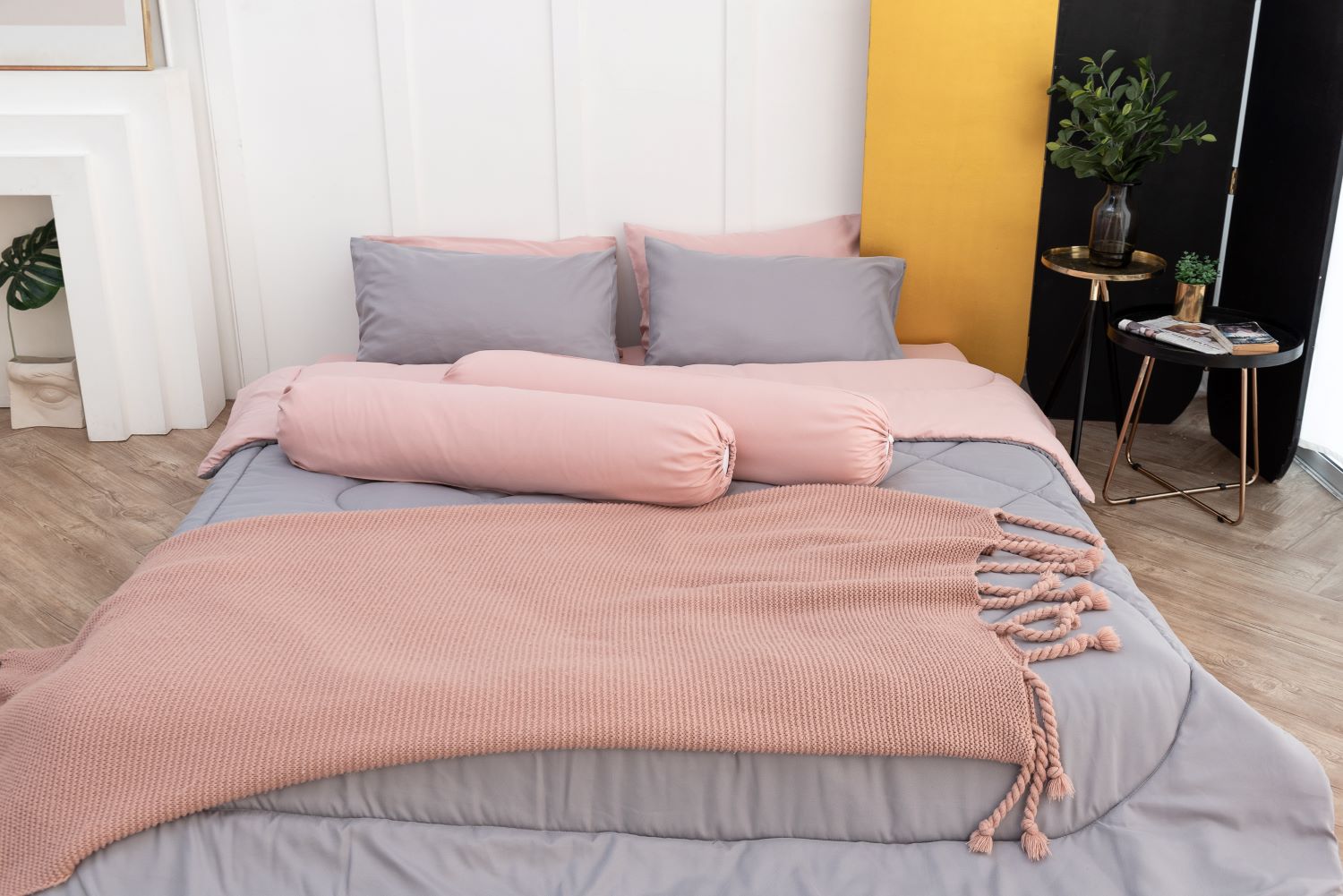 SANTA BEDDING SET ผ้าปู+ผ้าห่มนวม 6 ฟุต สี ชมพู - ชมพู/เทา 01